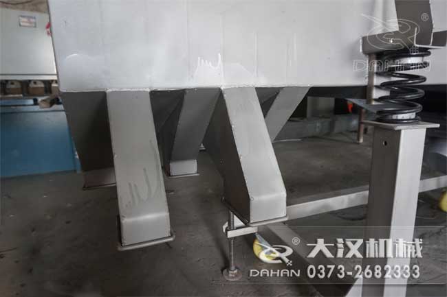 不銹鋼直線振動篩出料口 不銹鋼直線振動篩出料口